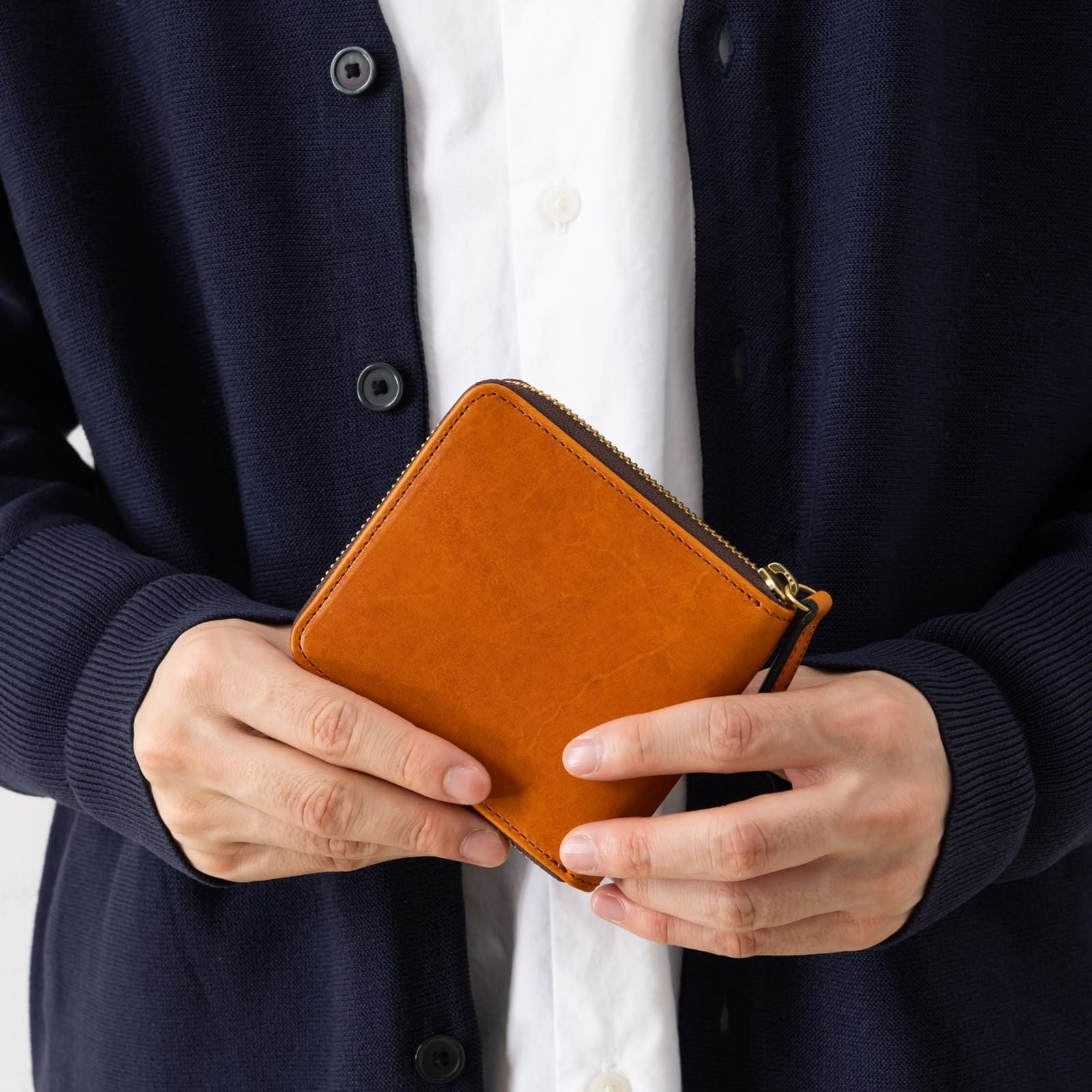 ROUND SHORT WALLET 二つ折り財布 HERBIE | Multiverse マルチバース