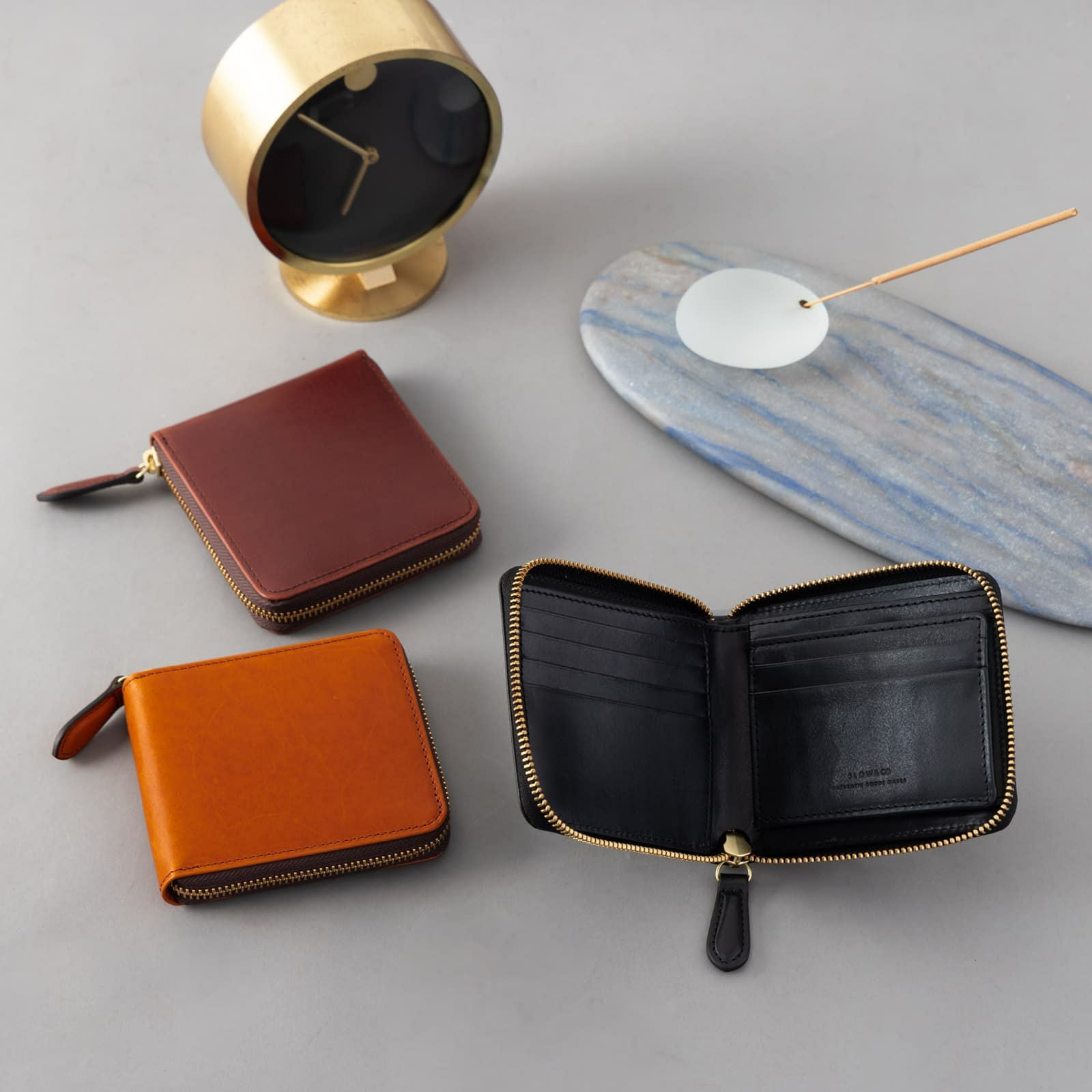 ROUND SHORT WALLET 二つ折り財布 HERBIE | Multiverse マルチバース