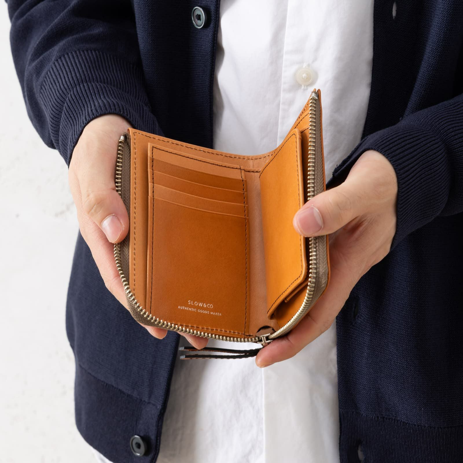 LZIP MIDDLE WALLET 二つ折り財布 BRIDLE | Multiverse マルチバース
