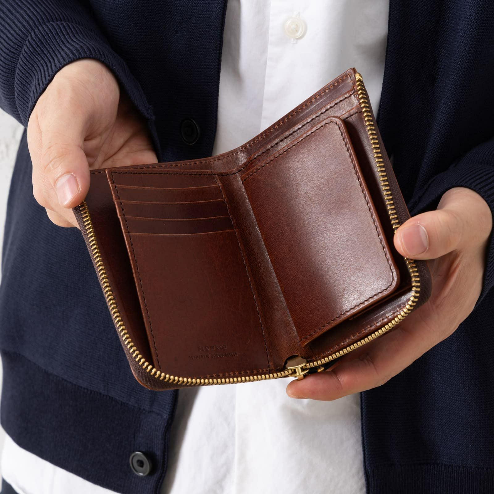 LZIP MIDDLE WALLET 二つ折り財布 HERBIE | Multiverse マルチバース